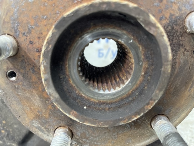 Кулак поворотний передній правий 517163U000 HYUNDAI