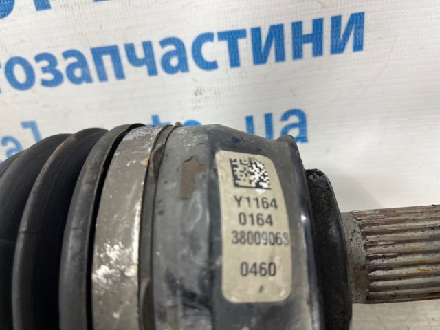Привід передній лівий 52123748AC CHRYSLER