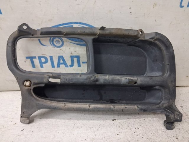 Заглушка, решітка протитуманних фар бампера переднього, права 5212705020 TOYOTA