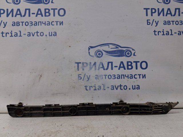 Направляюча заднього бампера, права 5215733010 TOYOTA