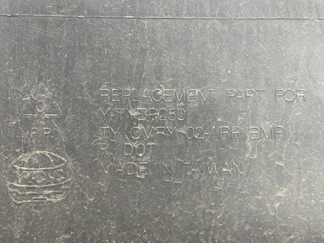 Бампер задній 5215933912 TOYOTA
