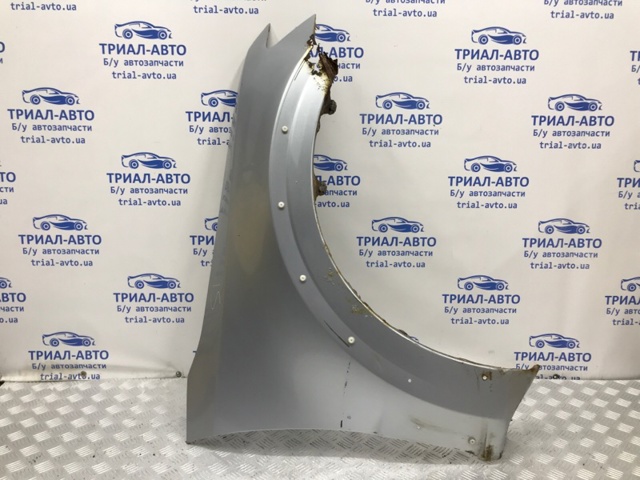 Переднє праве крило 5220C252 MITSUBISHI