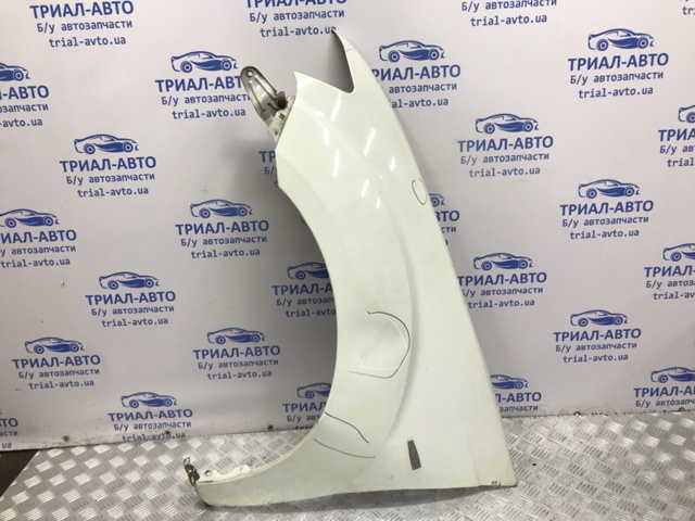 Переднє ліве крило 5220F111 MITSUBISHI