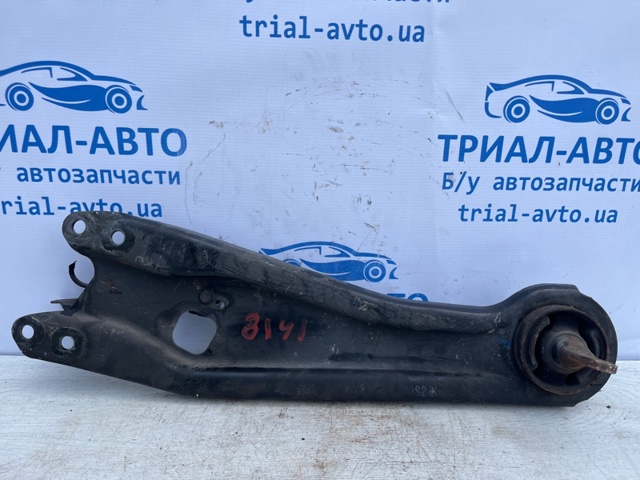Важіль/тяга задньої підвіски подовжній нижній, правий 52371STXA02 HONDA