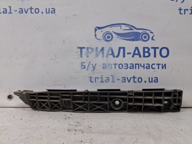 Направляюча заднього бампера, ліва 525760E010 TOYOTA