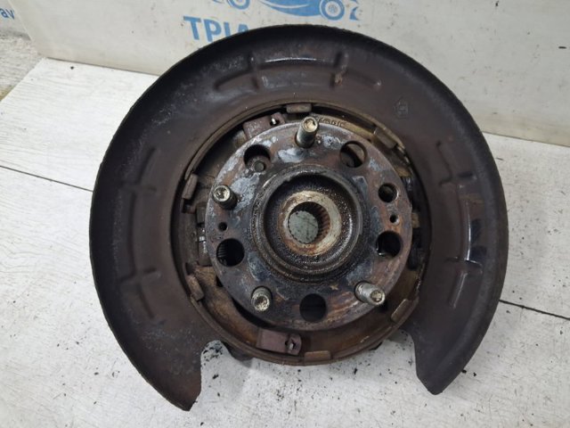 Цапфа - поворотний кулак задній, лівий 52710D7100 HYUNDAI