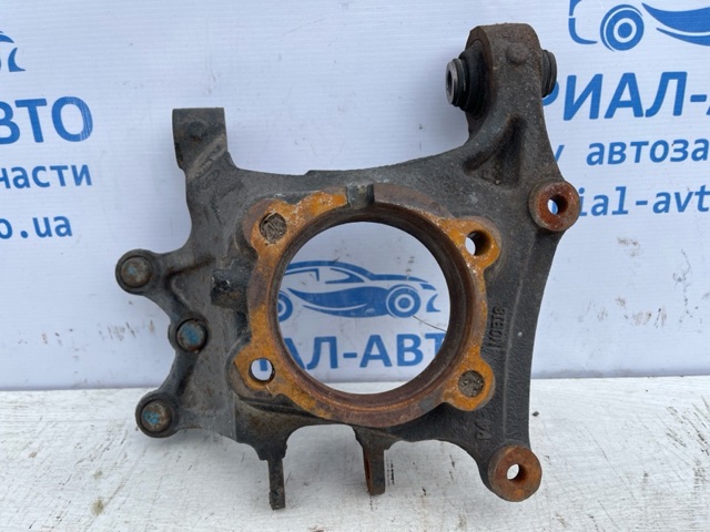 Цапфа - поворотний кулак задній, правий 52720C5000 HYUNDAI