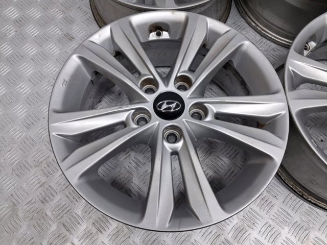 Диски колісні литі (легкосплавні, титанові) 529103Q150 HYUNDAI