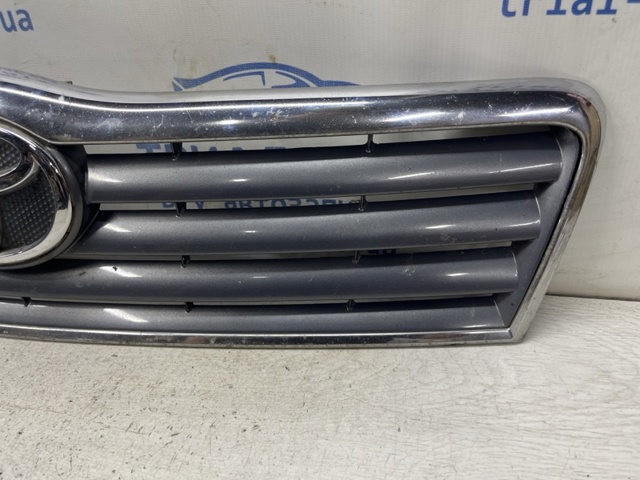 Накладка (рамка) решітки радіатора 5311105050 TOYOTA