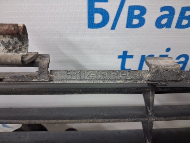 Решітка переднього бампера, нижня 5311205051 TOYOTA