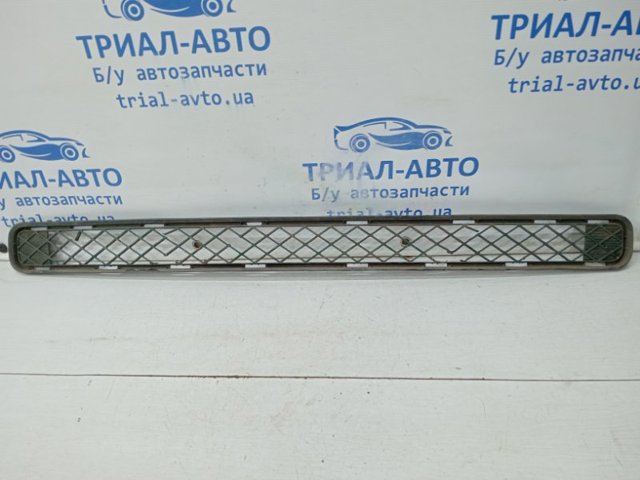 Решітка переднього бампера, верхня 5311242040 TOYOTA