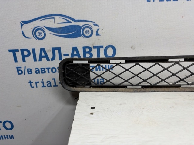 Решітка переднього бампера, нижня 5311342030 TOYOTA