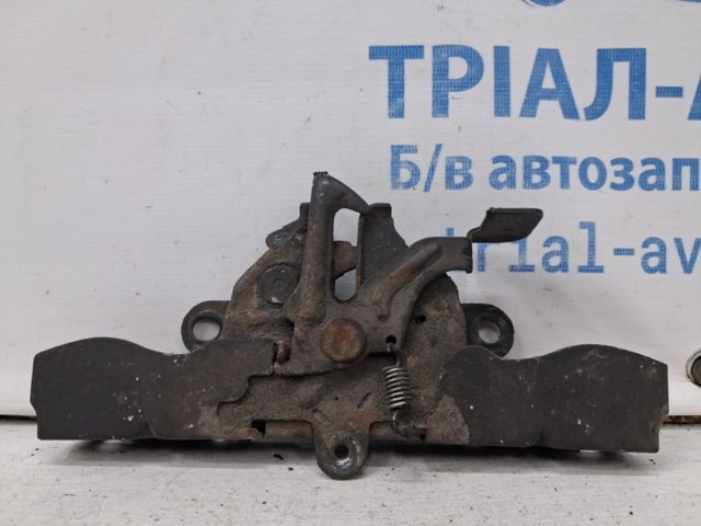 Замок кришки капота 5351005030 TOYOTA