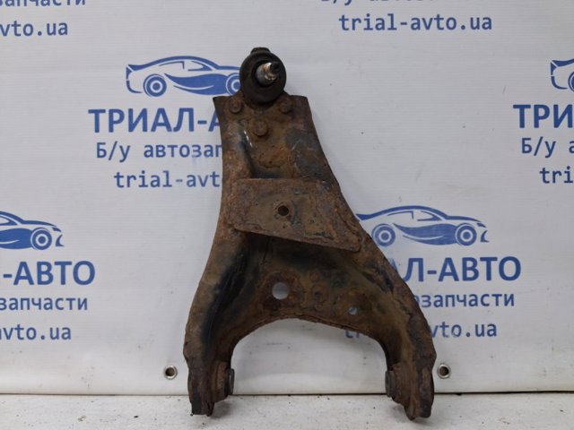 Правий важіль передній нижній підвіски 545001225R RENAULT