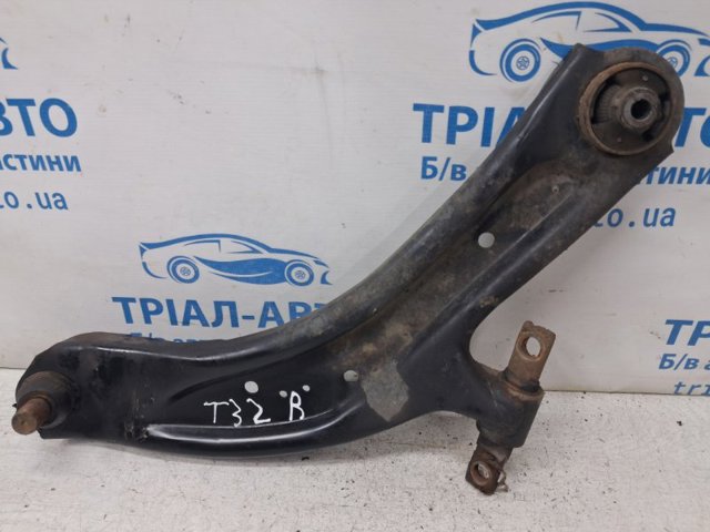 Правий важіль передній нижній підвіски 545004CA0A NISSAN