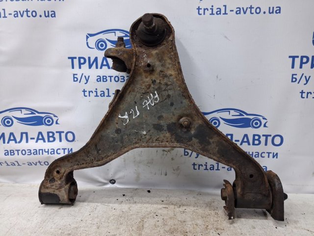 Правий важіль передній нижній підвіски 54500EB300 NISSAN