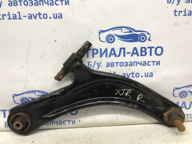 Правий важіль передній нижній підвіски 54500JG000 NISSAN