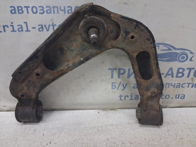 Важіль передньої підвіски верхній, правий 54524EB30A NISSAN