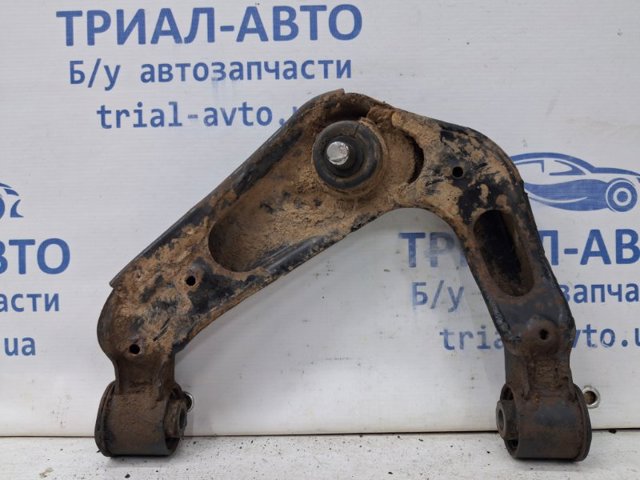 Важіль передньої підвіски верхній, правий 54524EB30A NISSAN