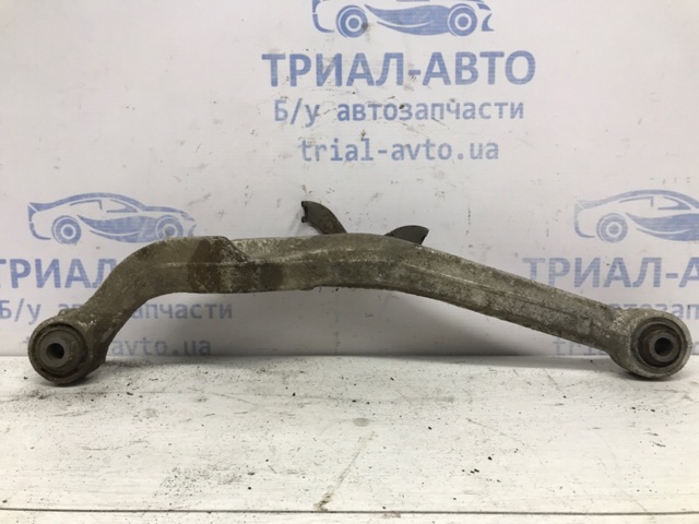 Важіль задньої підвіски верхній, правий 55120JD00B NISSAN