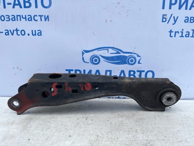 Балансир задній верхній, лівий/правий 551A0CG010 NISSAN