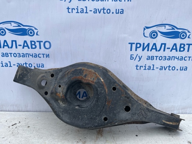 Балансир задній нижній 551B03JA0A NISSAN