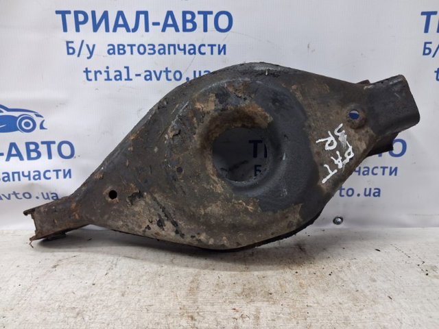 Балансир задній нижній 551B0EB300 NISSAN