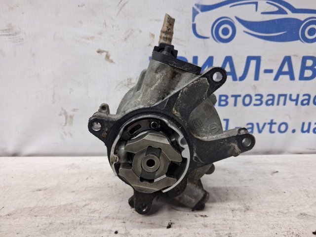 Насос вакуумний 55205446 FIAT