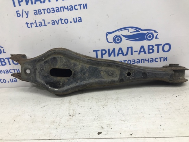 Важіль задньої підвіски нижній, лівий 552102W150 HYUNDAI