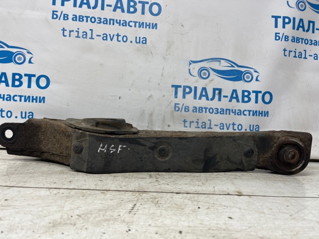 Балансир задній нижній, правий 552203J100 HYUNDAI