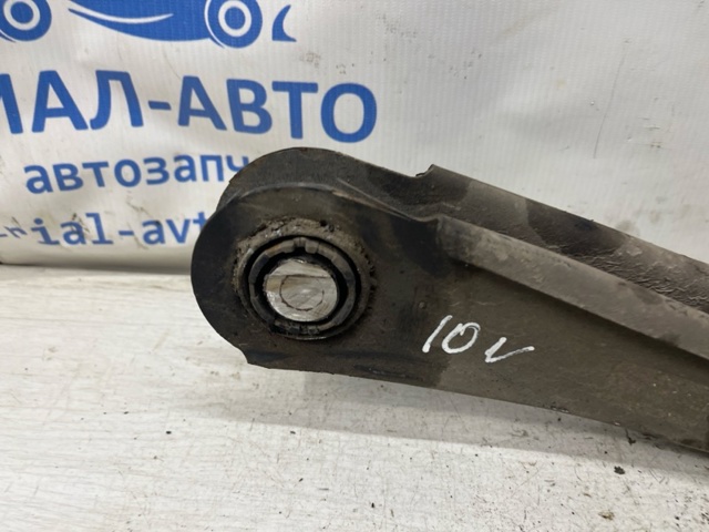 Важіль задньої підвіски нижній, правий 55220G2100 HYUNDAI