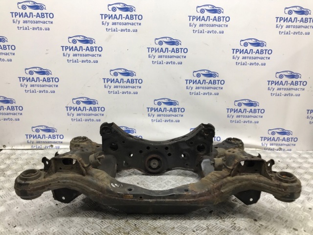 Балка задньої підвіски поперечна 554001MA0C NISSAN