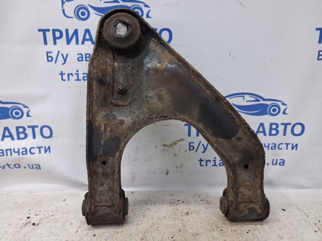 Важіль задньої підвіски верхній, правий 55501EB300 NISSAN