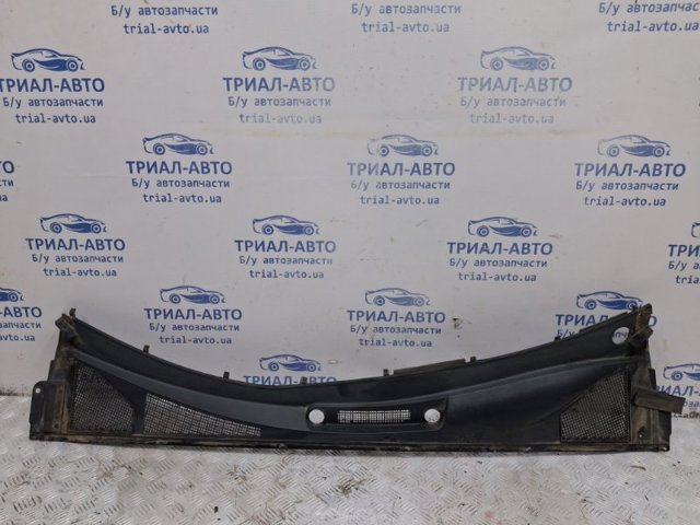 Водостік лобового скла, жабо 557080E021 TOYOTA