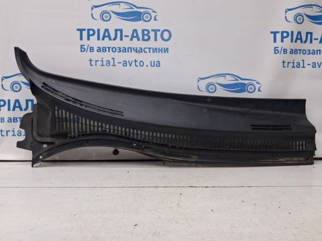 Решітка склоочисників, ліва 5578205041 TOYOTA