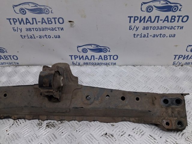Балка під радіатор нижня 5710442061 TOYOTA