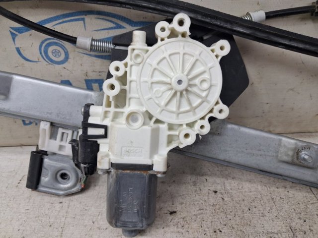Механізм склопідіймача дверей передніх, правих 5713A134 MITSUBISHI