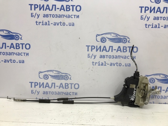 Замок двері правої передньої 5715A182 MITSUBISHI