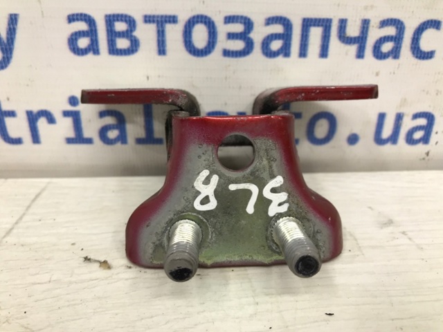 Дверний шарнір задній лівий 5732A007 MITSUBISHI