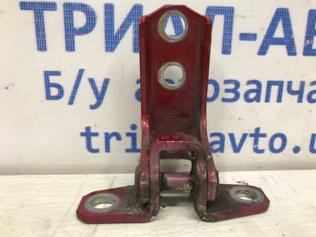 Петля задніх дверей, правих 5732A008 MITSUBISHI