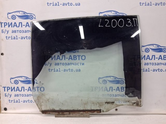 Скло заднє праве 5736A008 MITSUBISHI
