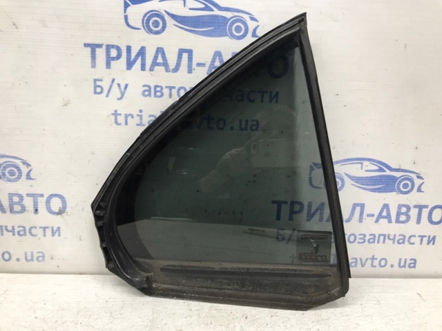 Задня кватирка права 5740A018 MITSUBISHI