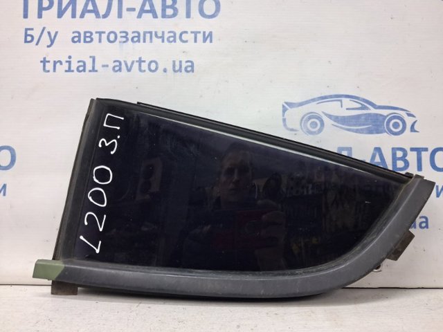 Скло-кватирка двері, задньої, правої 5740A206 MITSUBISHI