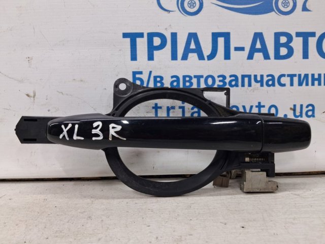 Тримач зовнішньої ручки дверей, задніх правих 5746A004 MITSUBISHI