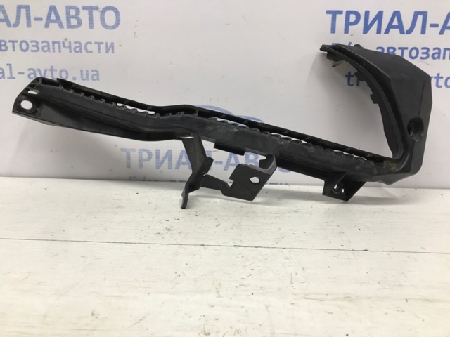 Кронштейн бампера заднього, правий 57707AL060 SUBARU
