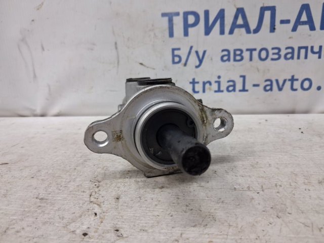 Циліндр головний гальма (Гідротормоз) 585101H200 HYUNDAI
