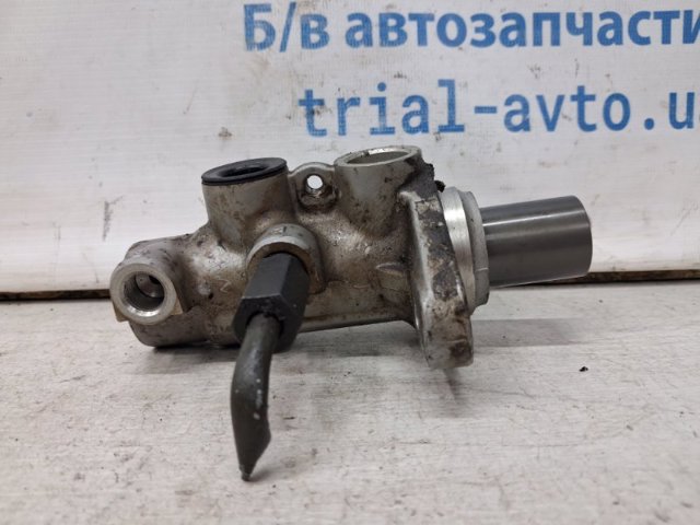 Циліндр гальмівний, головний 585102W980 HYUNDAI