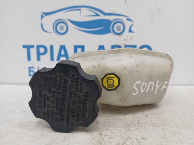 Бачок головного гальмівного циліндру 585113Q400 HYUNDAI