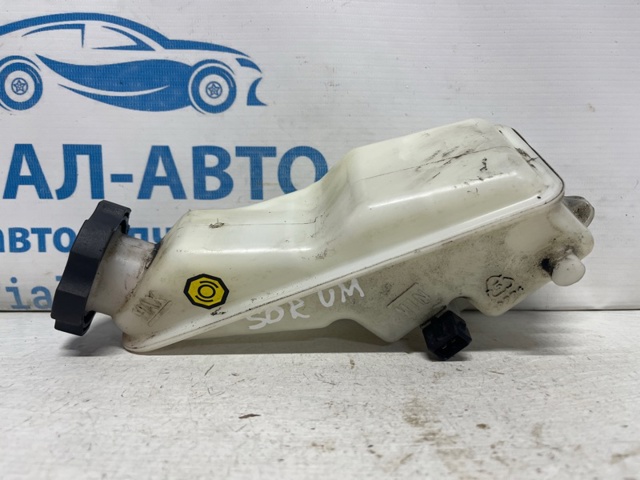 Бачок головного гальмівного циліндру 58511C6800 HYUNDAI