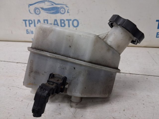 Бачок ГГЦ 585292E600 HYUNDAI